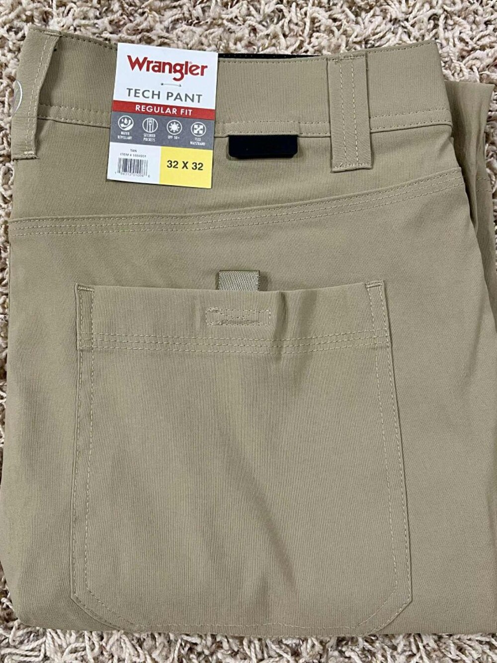 Wrangler Men’s Cargo Tech Pants Tan, Size 32x32 (New)